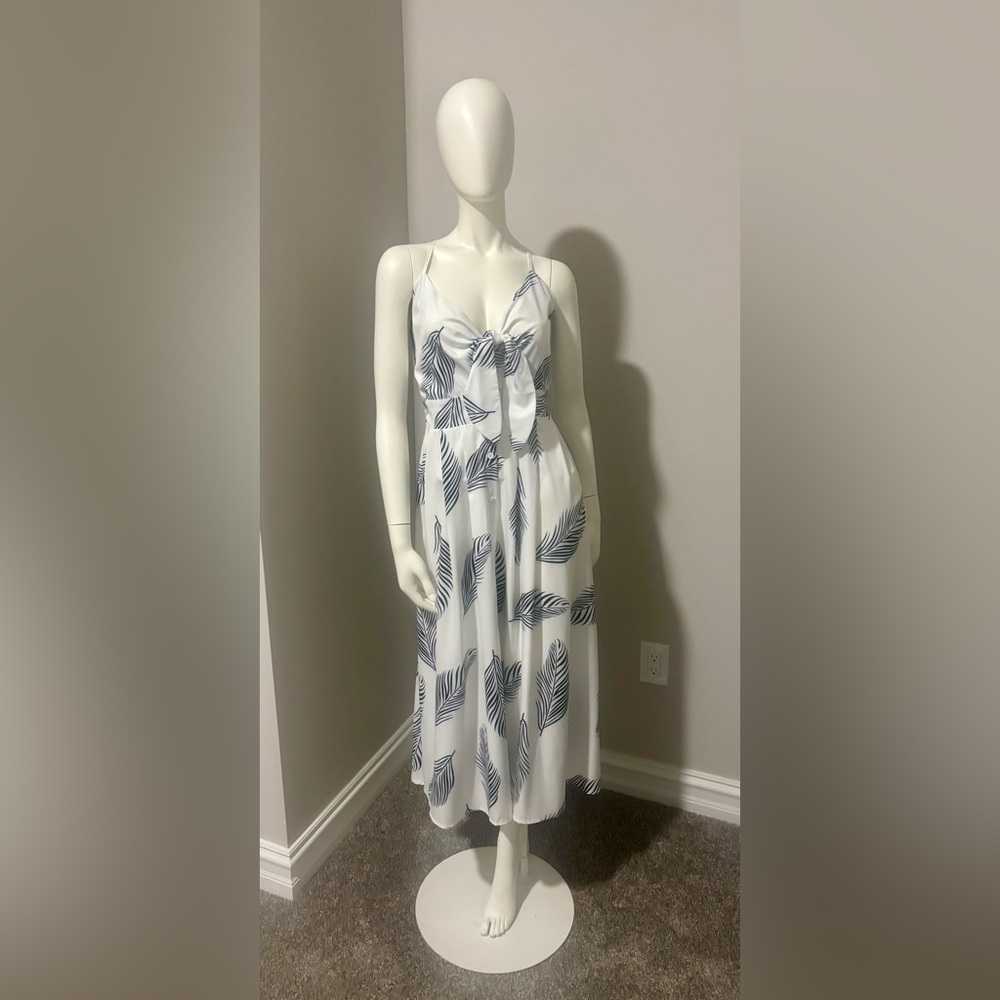 Elegant White and Black Leaf Print Midi Dress